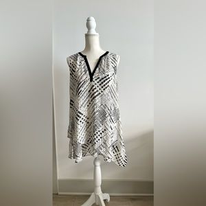 WH/BM Sleeveless Tunic Size Large